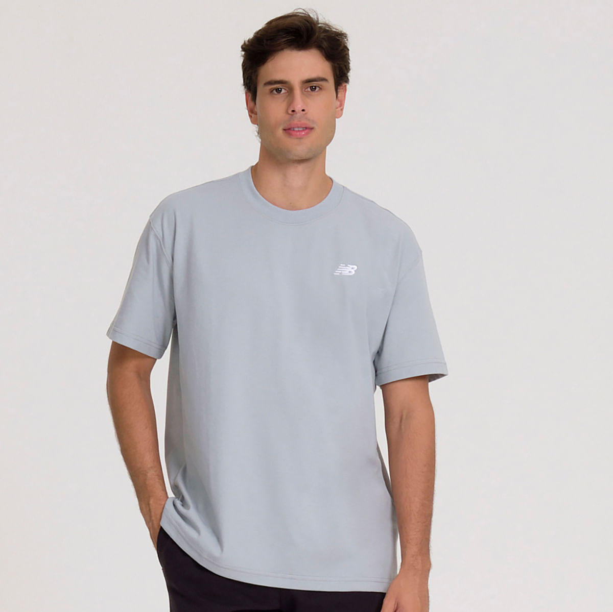 Camiseta New Balance Small Logo Masculino Cinza