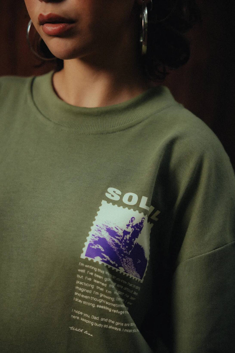 Camiseta Boxy Soleil The Letter Verde