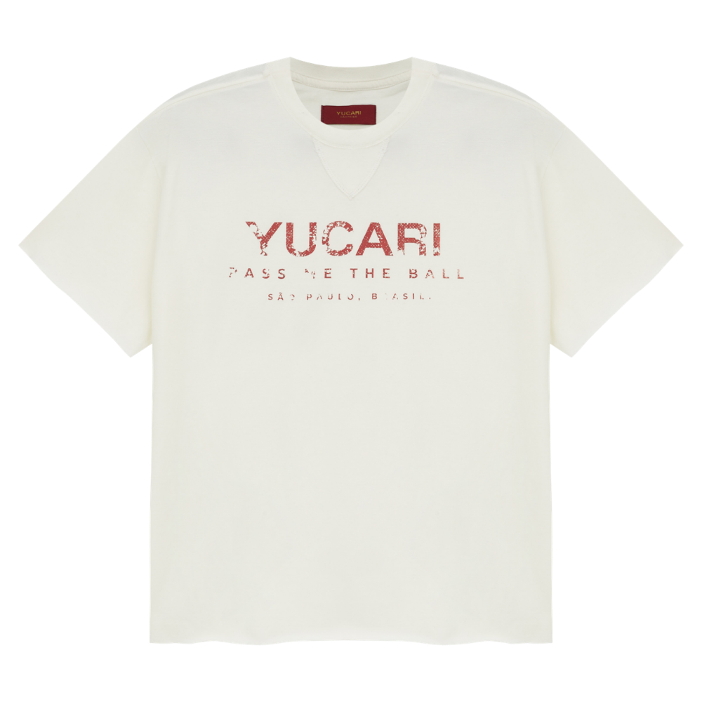 Camiseta Yucari Pass Me The Ball Branca