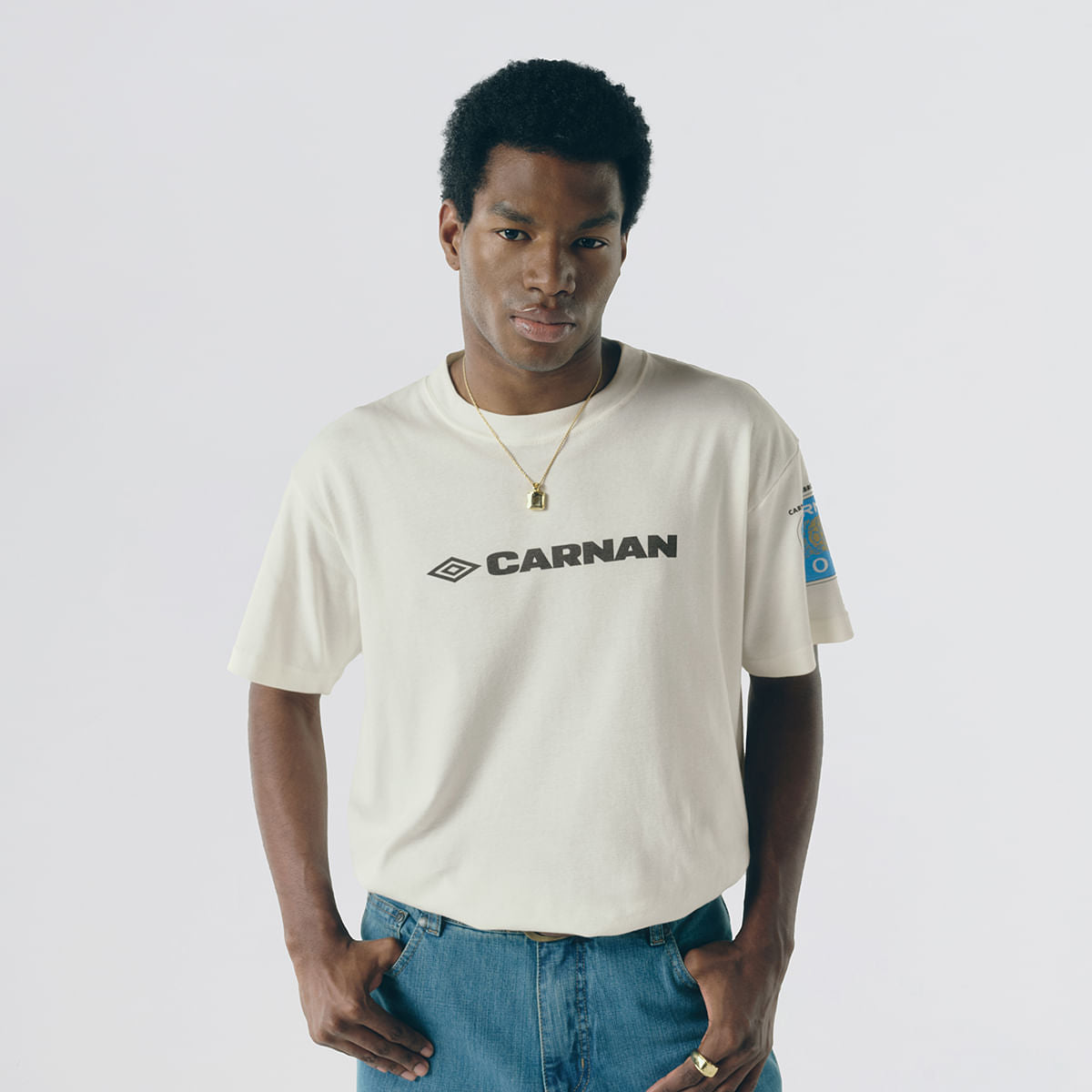 Camiseta Umbro x Carnan Branca