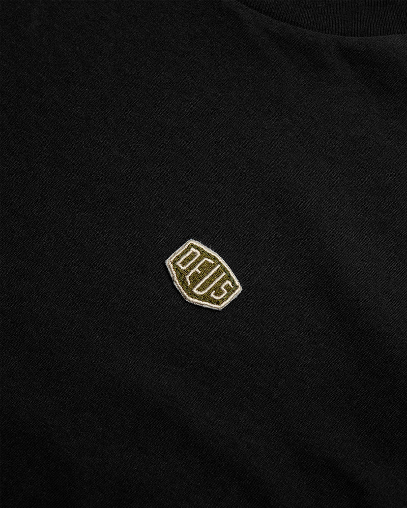 Camiseta Deus Ex Machina Shield Standard Preta